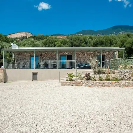 Afrato Calma In Trapezaki-private Pool -2 Br Trapezaki (Kefalonia)