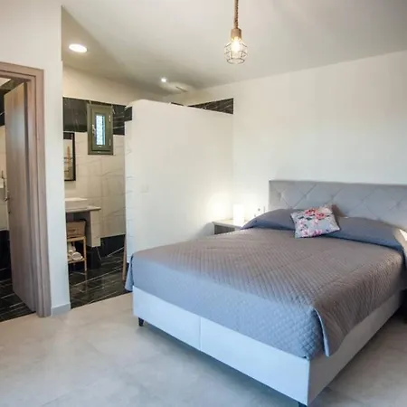 Willa Afrato Calma In Trapezaki-private Pool -2 Br *