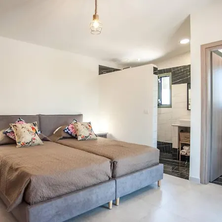 Afrato Calma In Trapezaki-private Pool -2 Br Villa